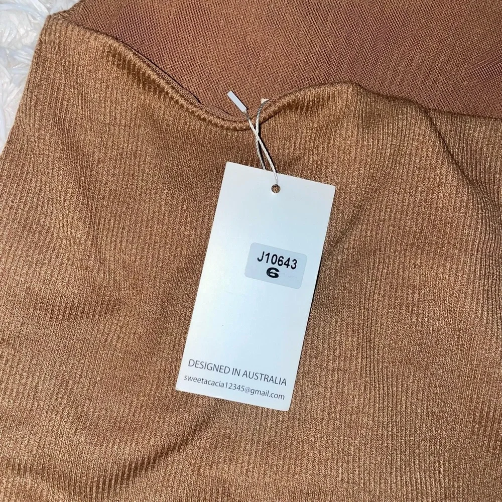 Hello Molly dress - Picture 9 of 11